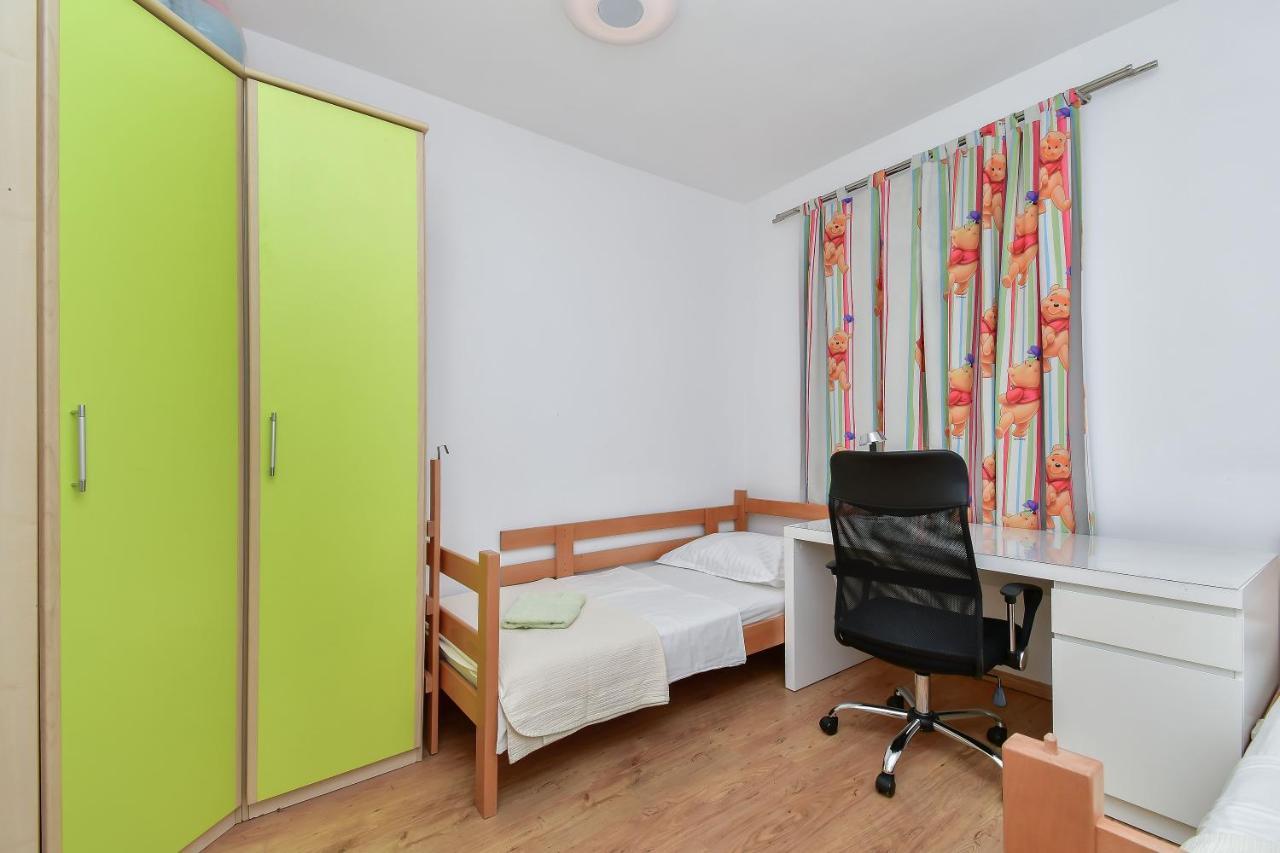 Apartment Ela โอมิช ภายนอก รูปภาพ
