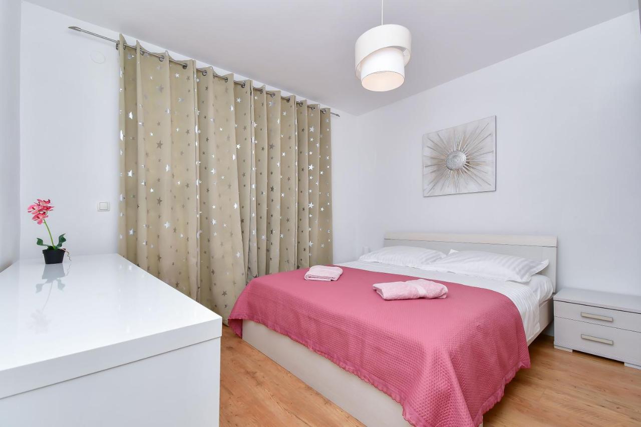 Apartment Ela โอมิช ภายนอก รูปภาพ