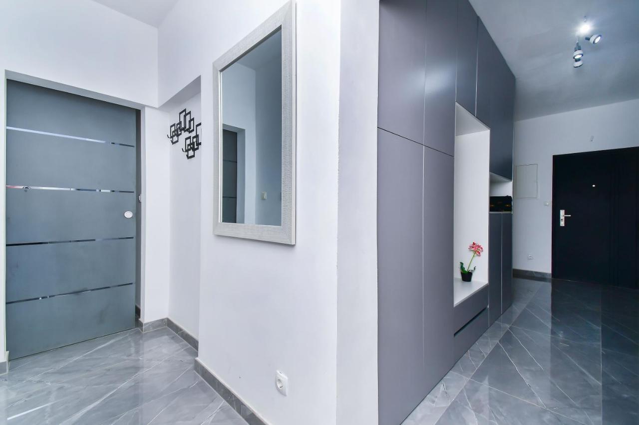 Apartment Ela โอมิช ภายนอก รูปภาพ