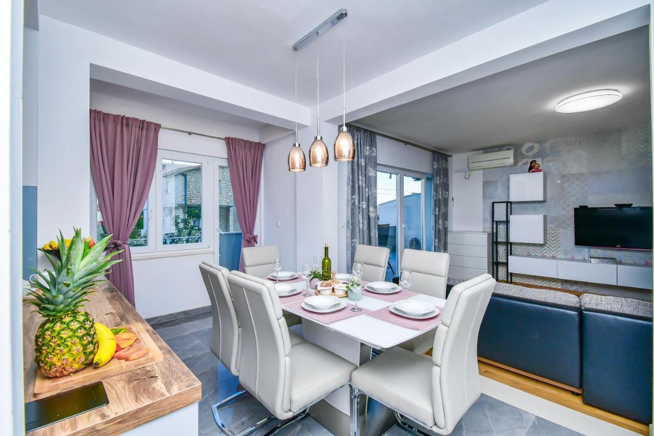 Apartment Ela โอมิช ภายนอก รูปภาพ