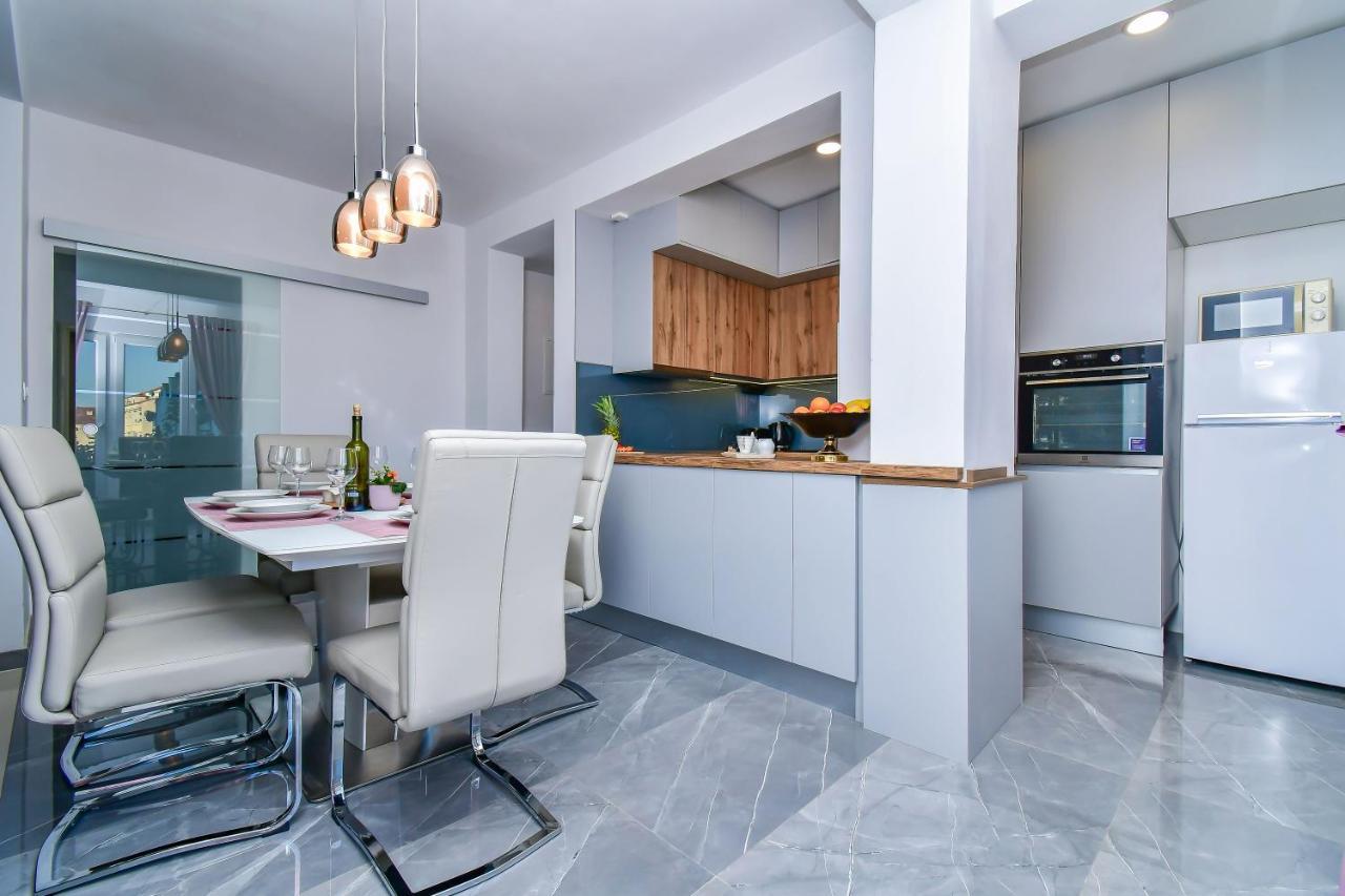 Apartment Ela โอมิช ภายนอก รูปภาพ