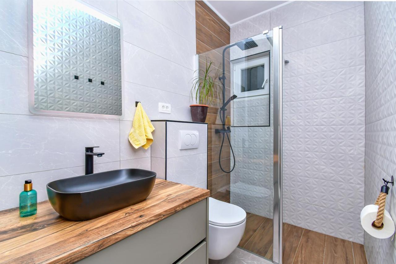 Apartment Ela โอมิช ภายนอก รูปภาพ