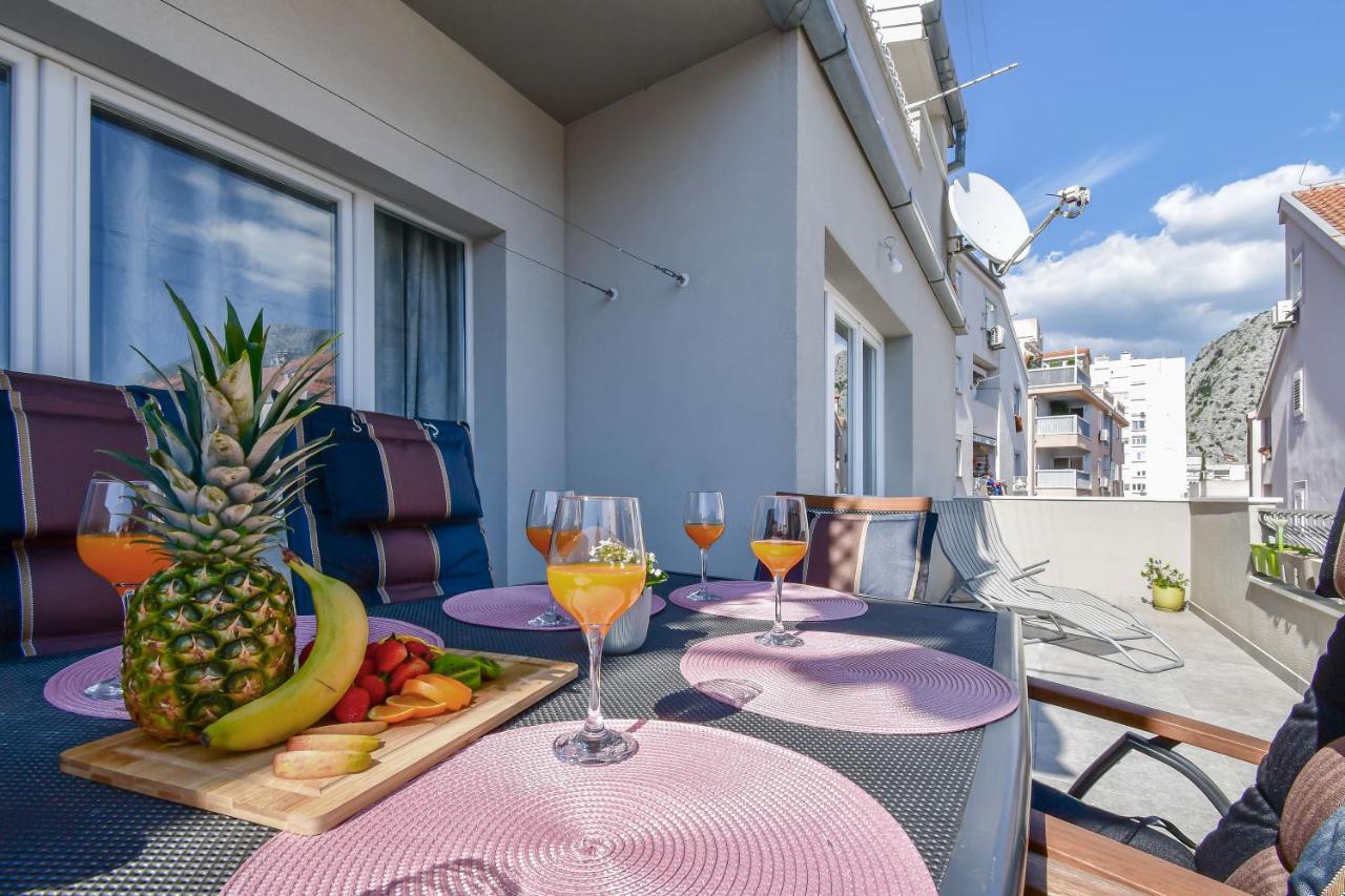 Apartment Ela โอมิช ภายนอก รูปภาพ