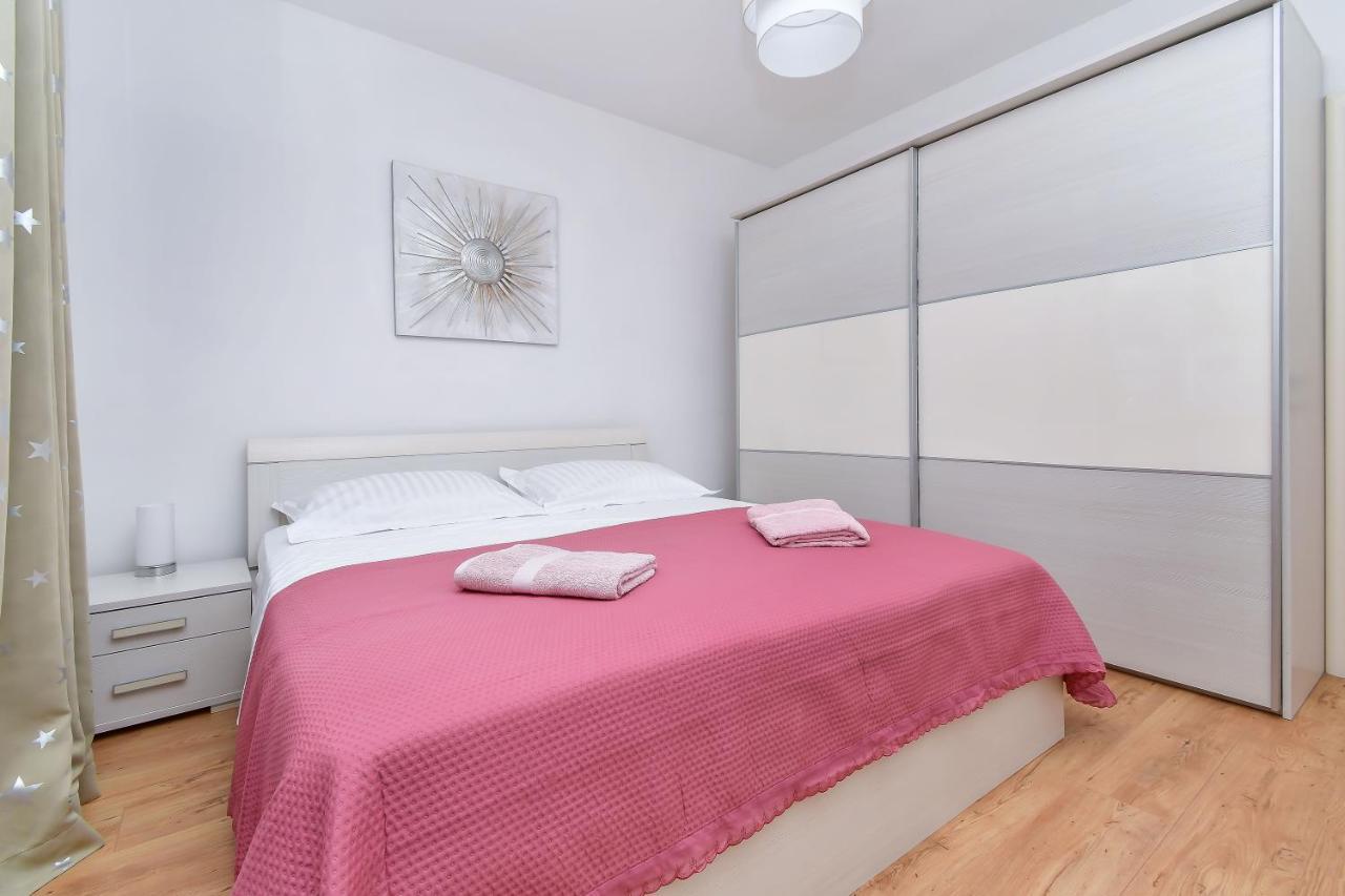 Apartment Ela โอมิช ภายนอก รูปภาพ
