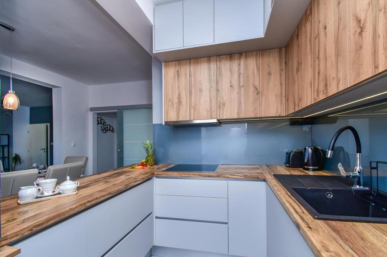 Apartment Ela โอมิช ภายนอก รูปภาพ